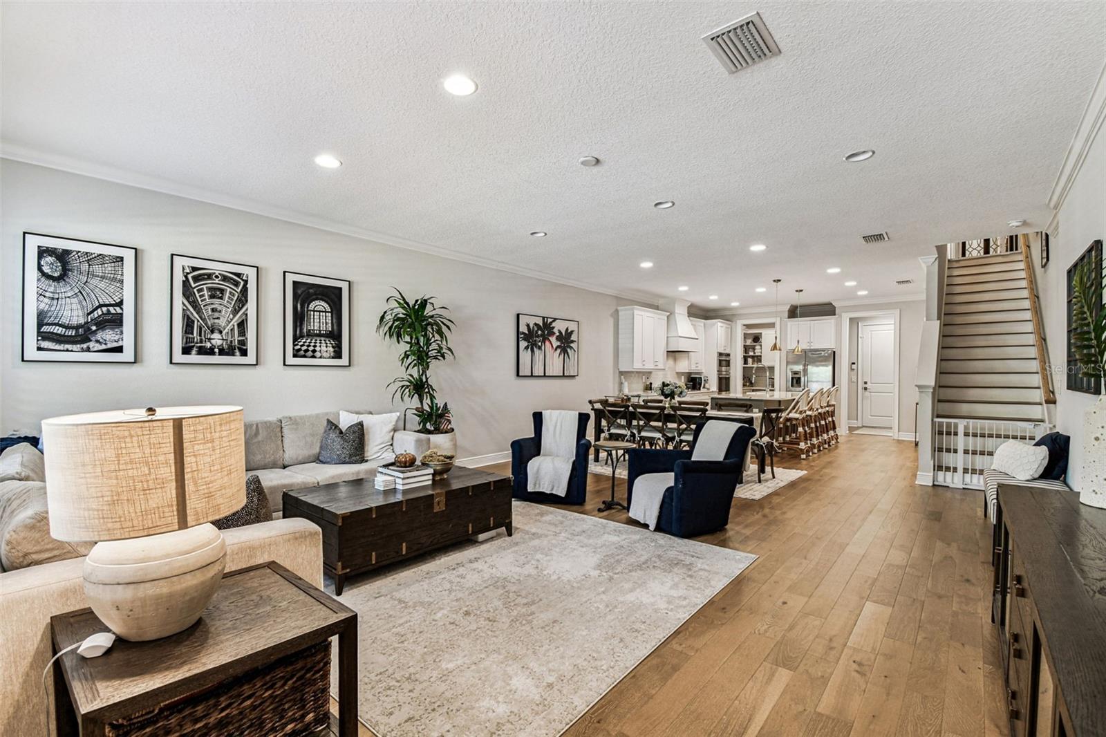 BELLAVILLA LUXURY TOWNHOMES - Residential