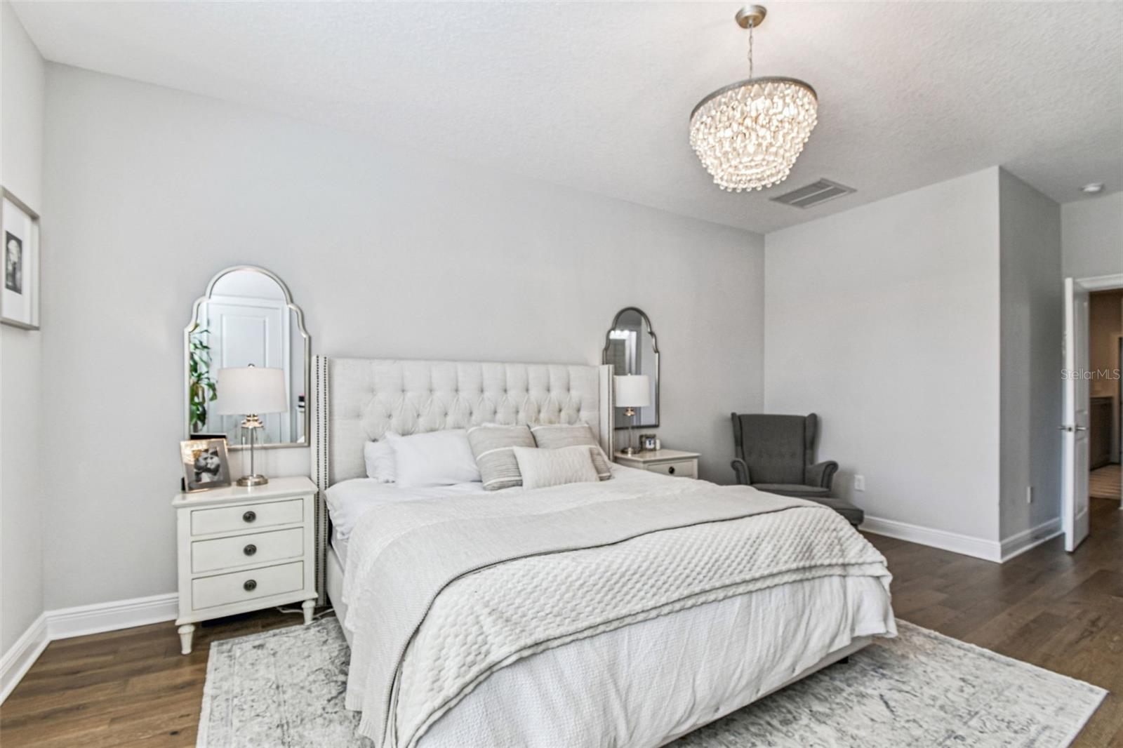 BELLAVILLA LUXURY TOWNHOMES - Residential