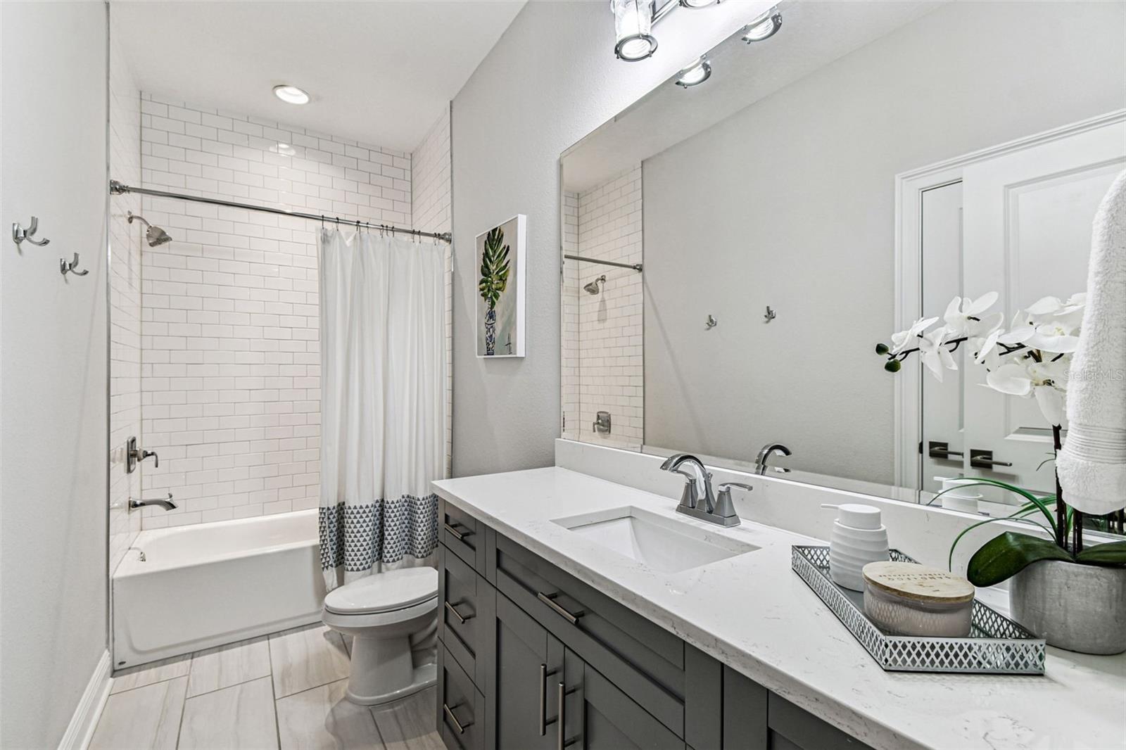 BELLAVILLA LUXURY TOWNHOMES - Residential