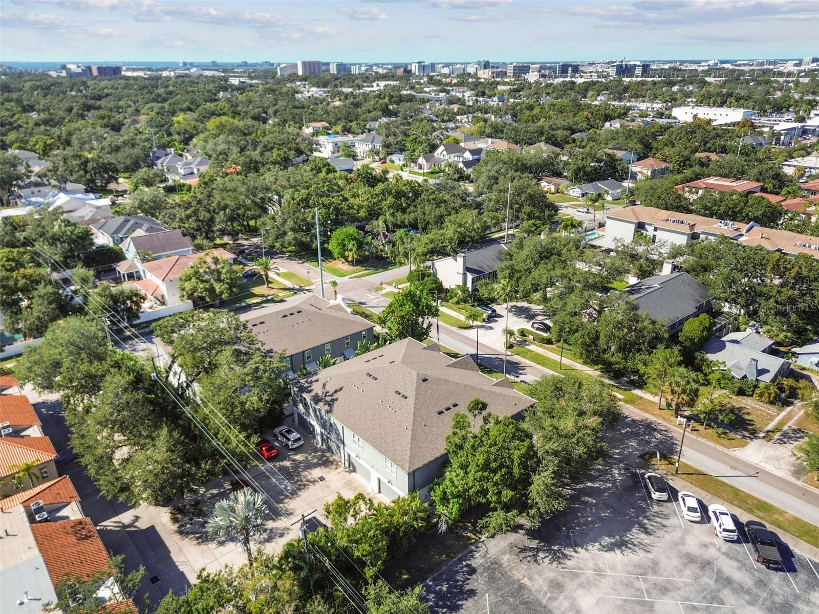 BELLAVILLA LUXURY TOWNHOMES - Residential