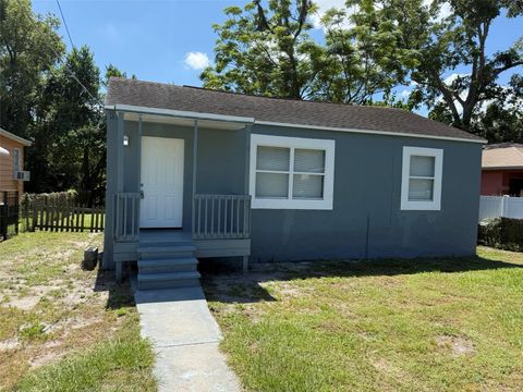 Photo of 2615 E 28th Avenue, Tampa, FL 33605 (MLS # TB8429422) Photo of 2615 E 28th Avenue, Tampa, FL 33605 (MLS # TB8429422)