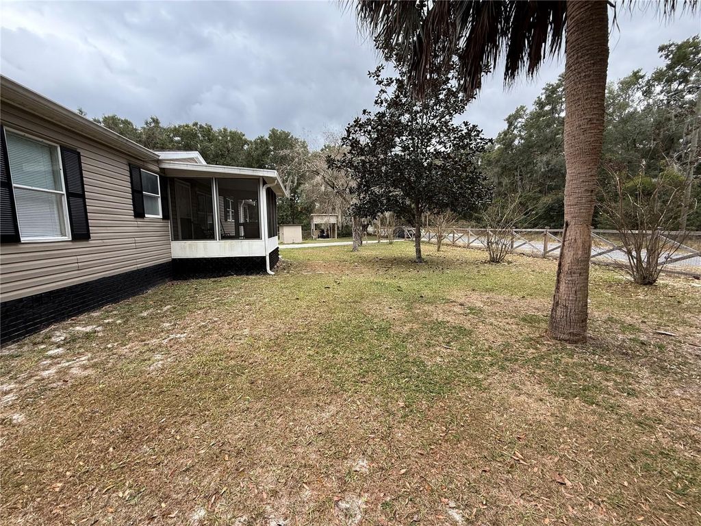 Photo of 16621 NE 30th Court, Citra, FL 32113 (MLS # GC535822)