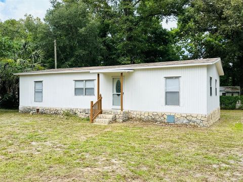 A home in CHIEFLAND