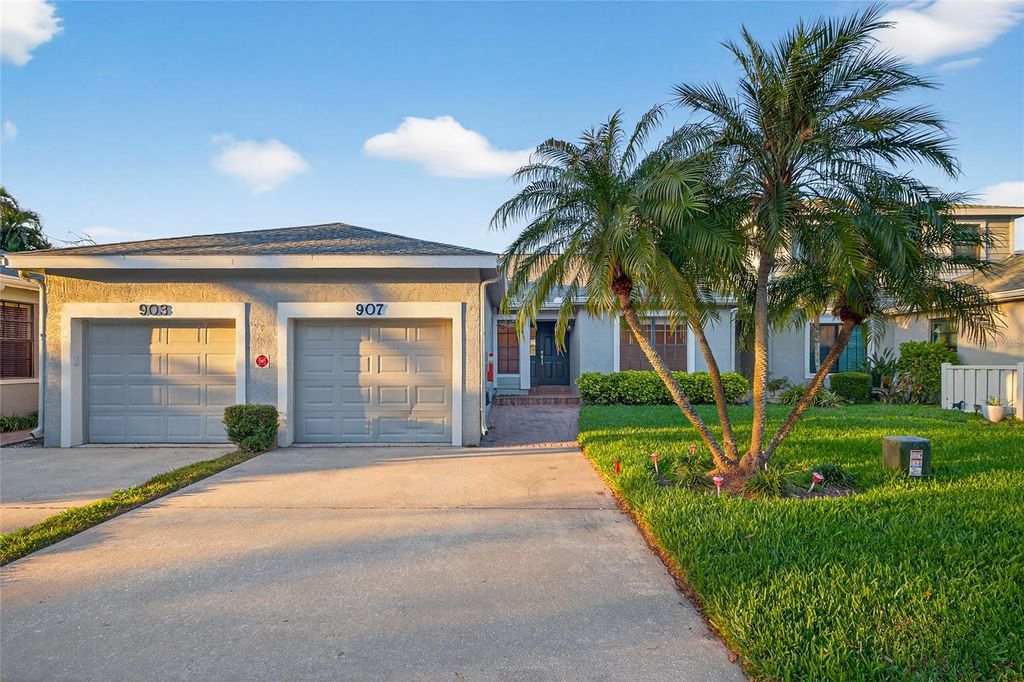 Photo of 907 San Carlos Avenue NE, St Petersburg, FL 33702 (MLS # TB8482535)