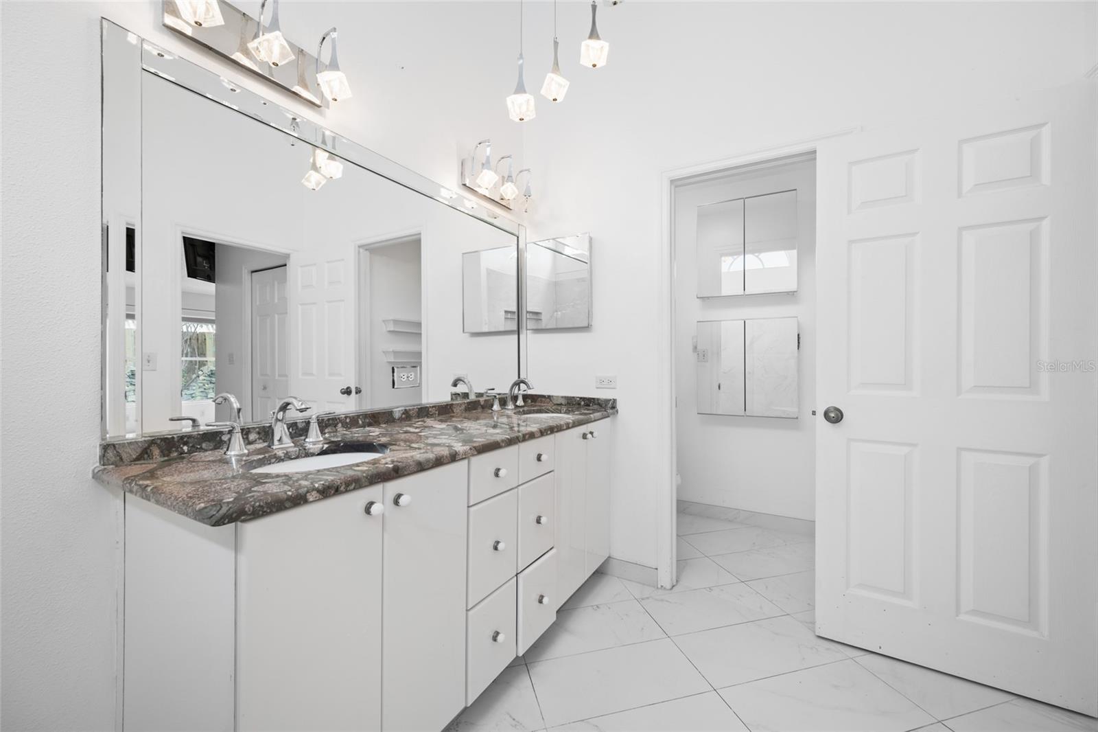 BROOKFIELD - Residential