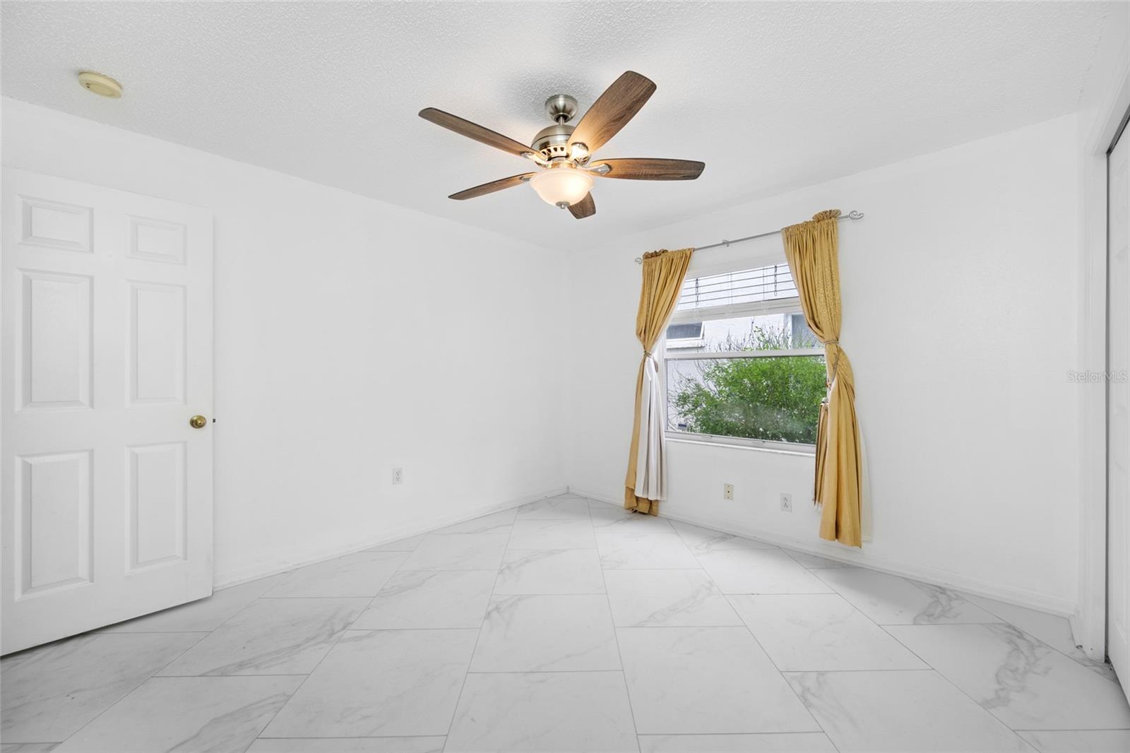 BROOKFIELD - Residential