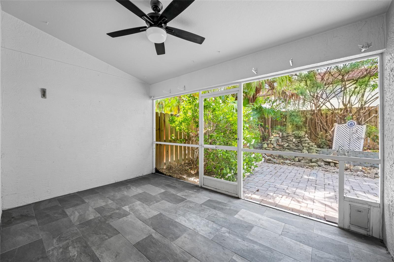 BROOKFIELD - Residential