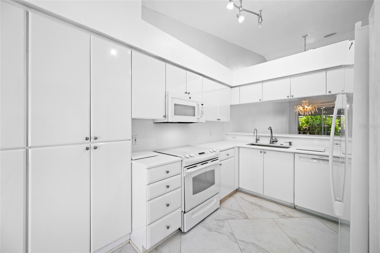 BROOKFIELD - Residential