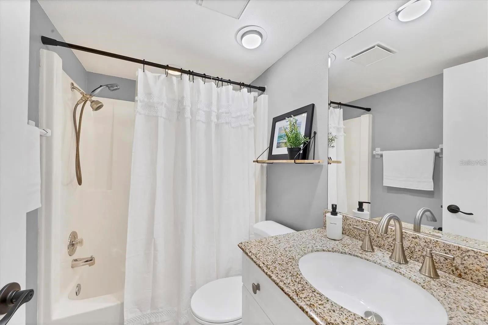 CASTEL DEL MARE - Residential Lease