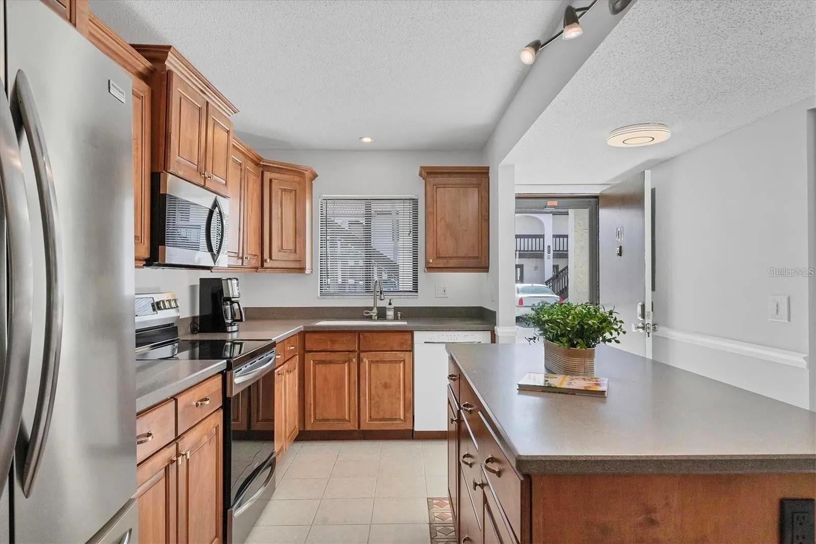 CASTEL DEL MARE - Residential Lease