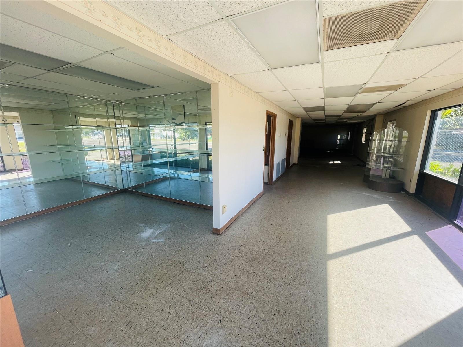 FLORIDA LAND & IMPROV CO ADD - Commercial Lease