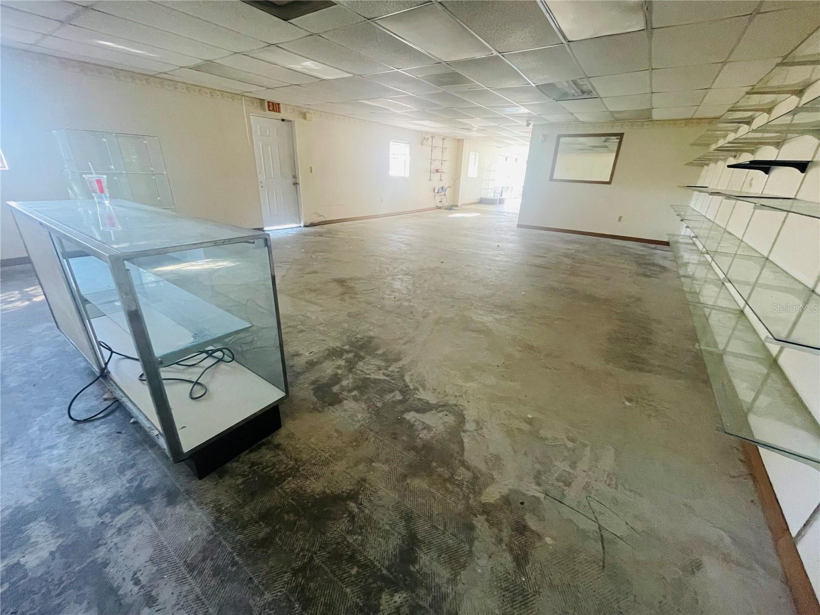 FLORIDA LAND & IMPROV CO ADD - Commercial Lease