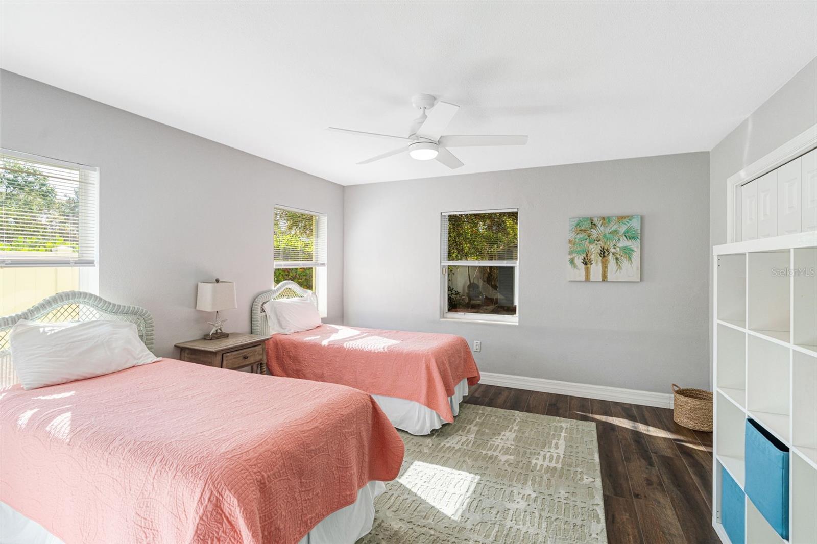 GREENWICH - Residential