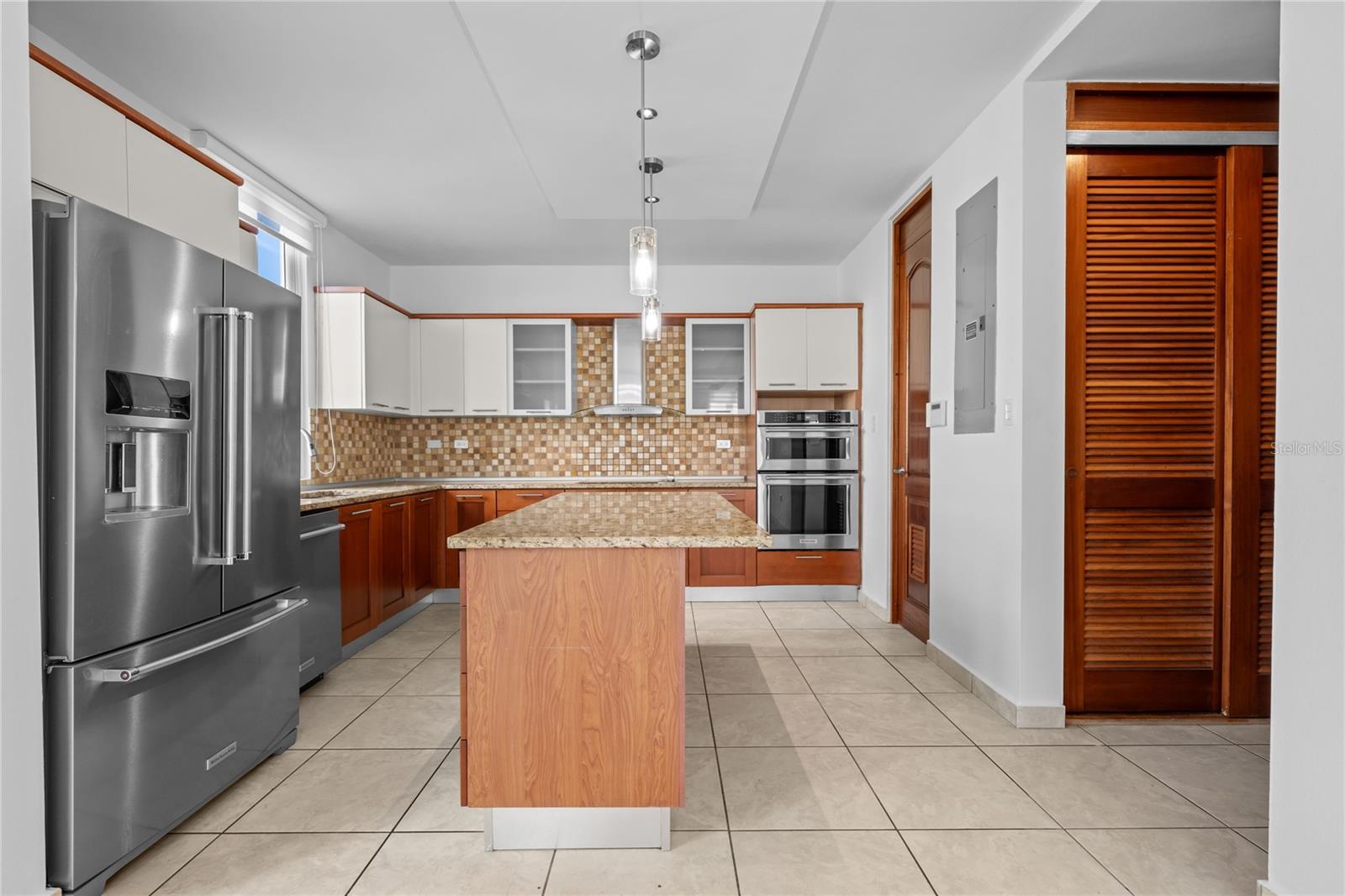 PASEO LOS CORALES II - Residential