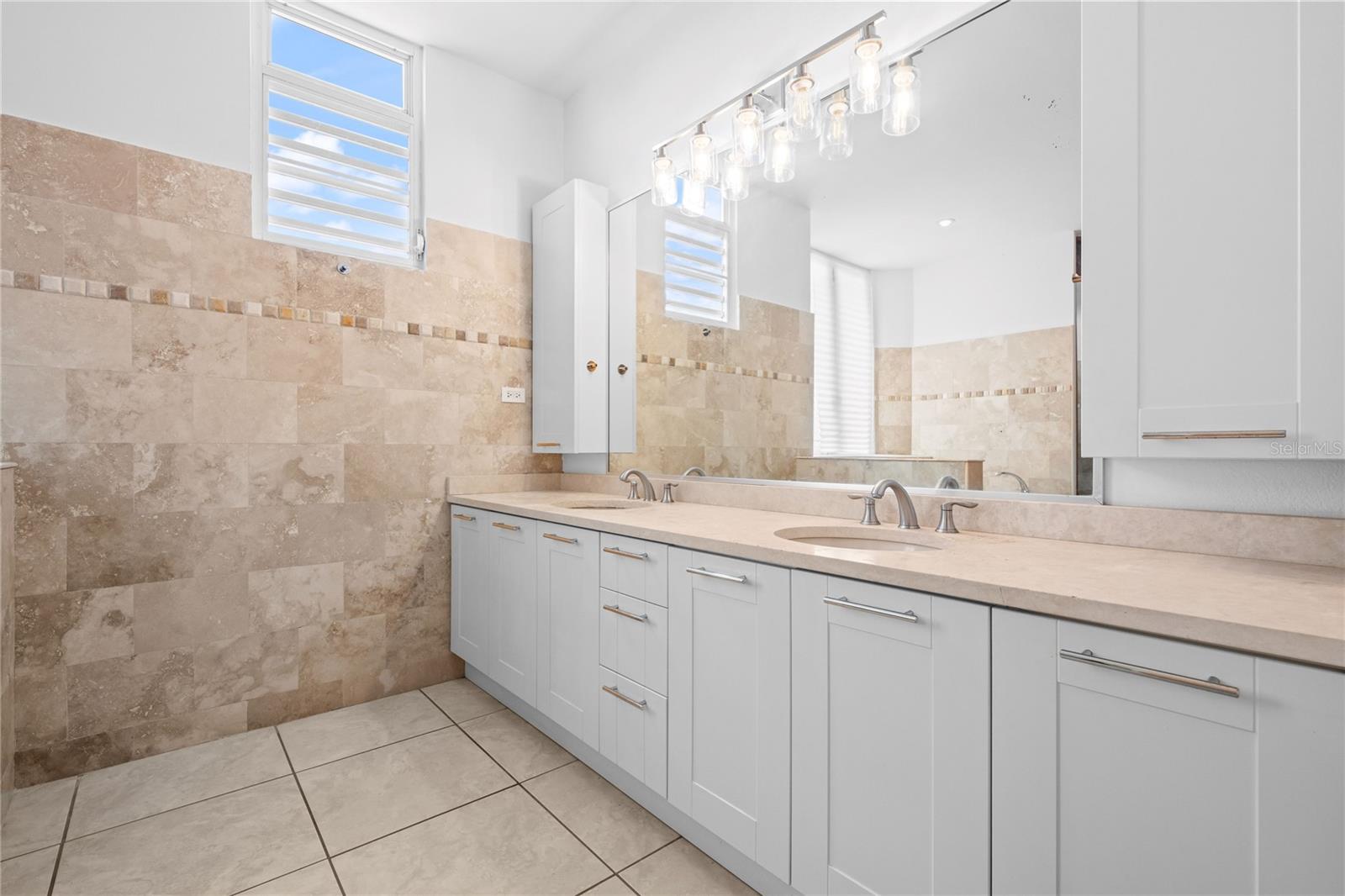 PASEO LOS CORALES II - Residential