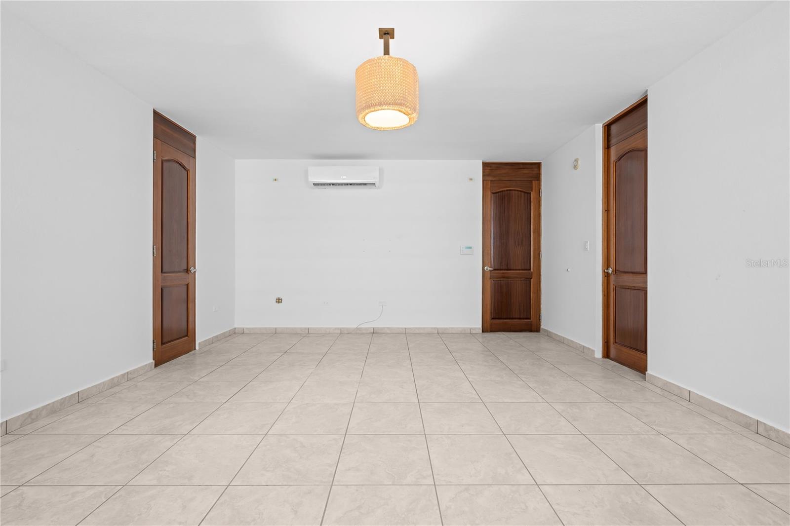 PASEO LOS CORALES II - Residential