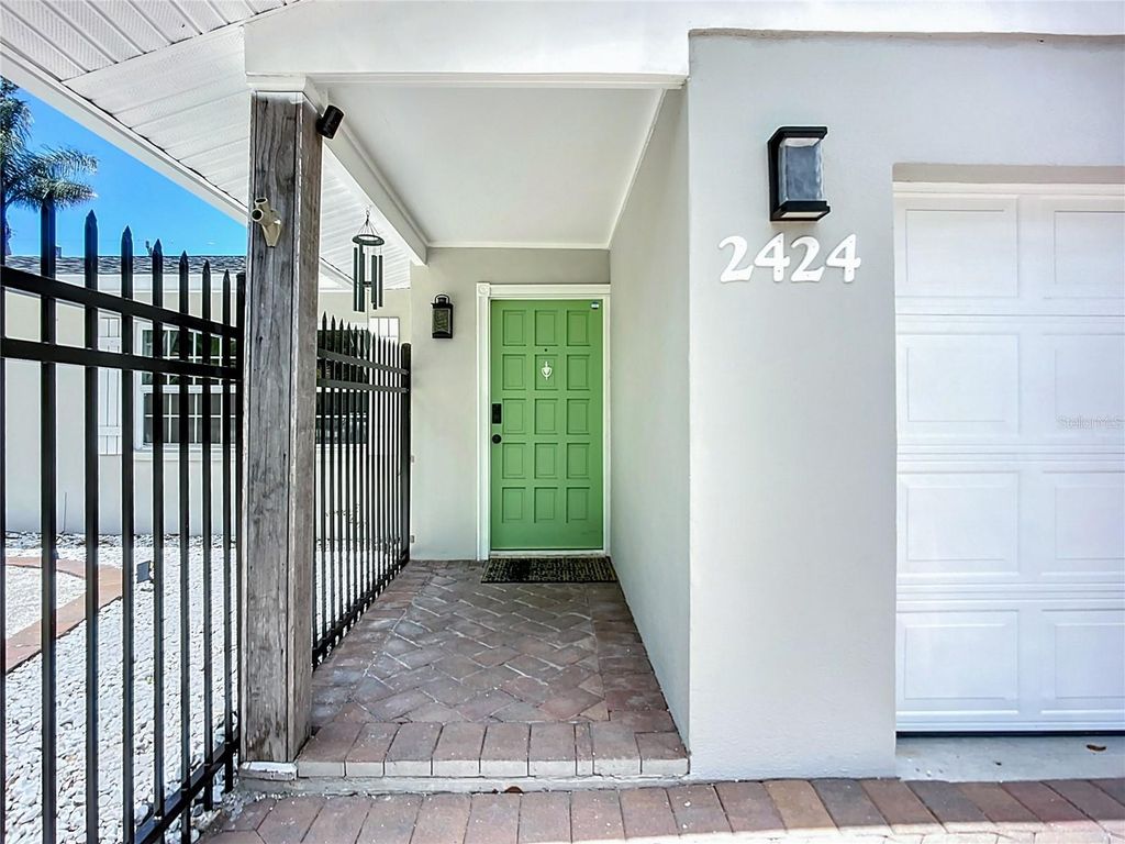 Photo of 2424 Whippoorwill Circle, Sarasota, FL 34231 (MLS # A4675305)