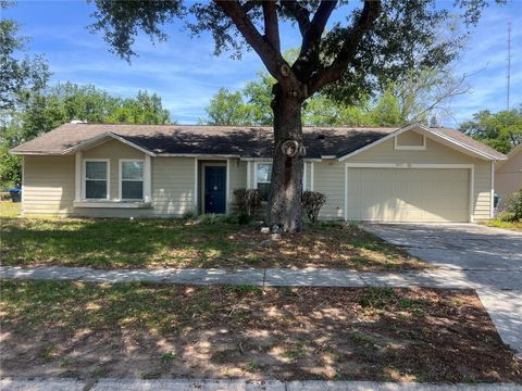 Photo of 5415 Hyde Park Avenue, Orlando, FL 32808 (MLS # O6405229)