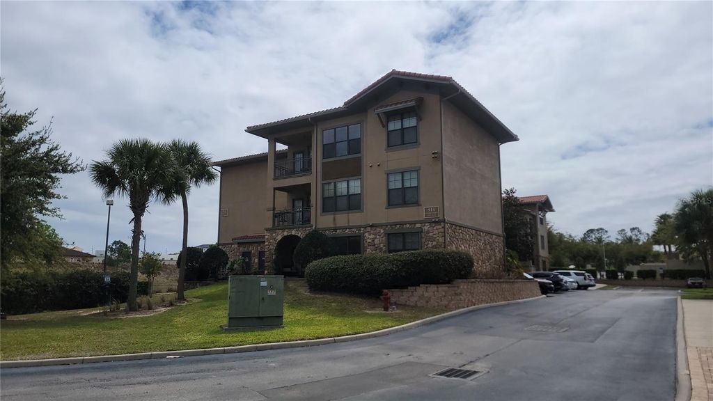 Photo of 914 Charo Parkway #123, Davenport, FL 33897 (MLS # S5146194)