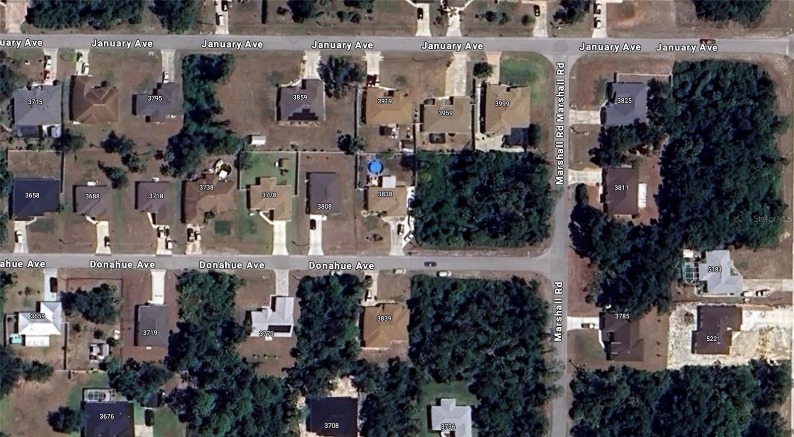 ADJACENT LOT AVAILABLE AS WELL, SEE MLS # N6137300. CORNER lot in a FAST GROWING city of North Port. MINUTES FROM LOCAL SHOPPING, DINING, BEACHES, GOLF COURSE AND MORE!! MINUTES FROM THE NEW ATLANTA BRAVES STADIUM AND HIGHLY DESIRABLE DOWNTOWN WELLEN PARK AREA!! Don't miss this opportunity to build you r dream home while it's available. Homes already built in the area.