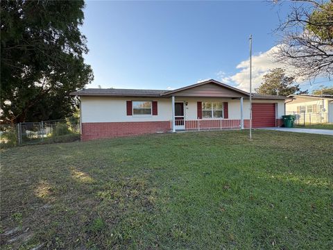Photo of 626 Third Avenue, Lady Lake, FL 32159 (MLS # OM715581)