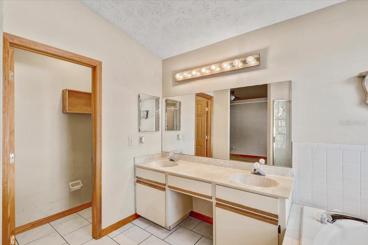 LAKEVIEW VILLAGE SEC A UNI - Residential