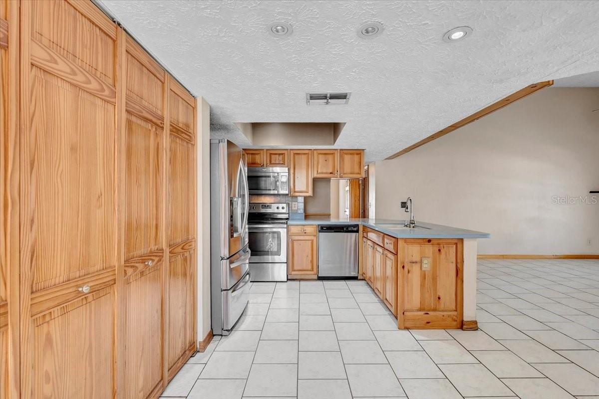 LAKEVIEW VILLAGE SEC A UNI - Residential