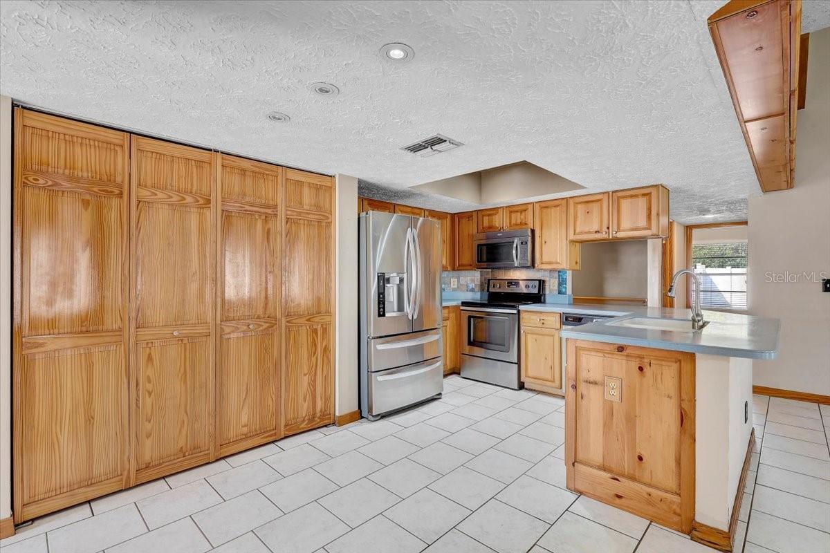 LAKEVIEW VILLAGE SEC A UNI - Residential