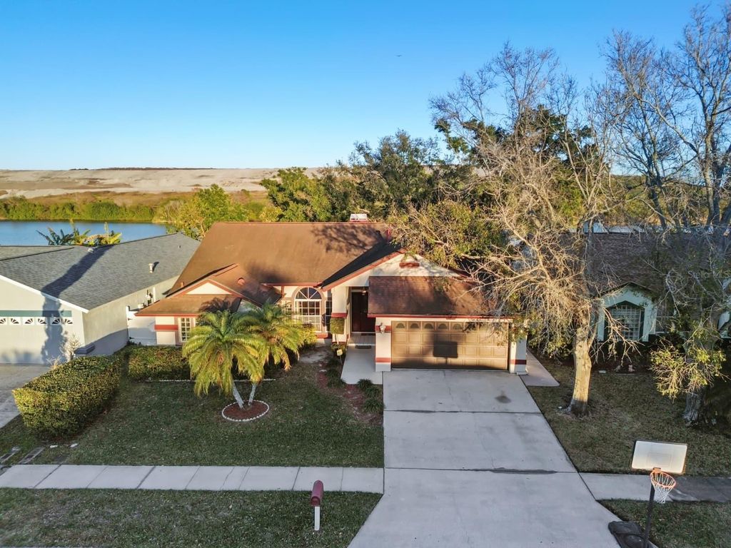 Photo of 10431 N 36th St, Clearwater, FL 33762 (MLS # TB8488926)