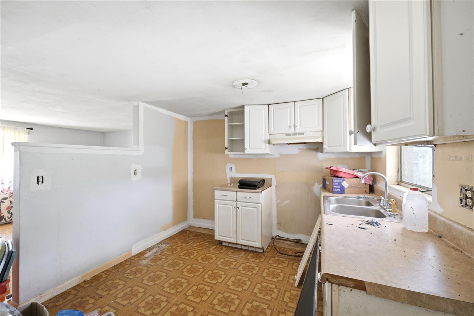 BEVERLY HILLS UNIT 02 - Residential