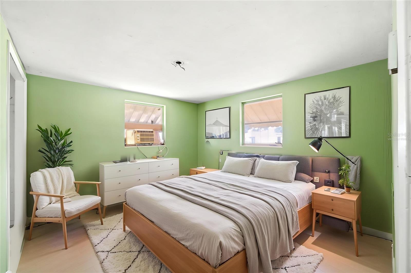 BEVERLY HILLS UNIT 02 - Residential