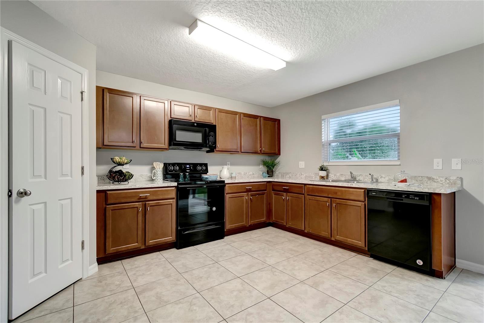 Photo 13 of 39 of 10448 LAGUNA PLAINS DRIVE house