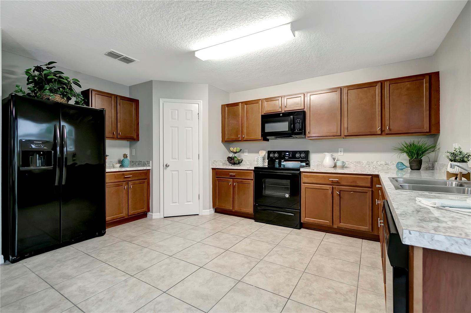 Photo 12 of 39 of 10448 LAGUNA PLAINS DRIVE house