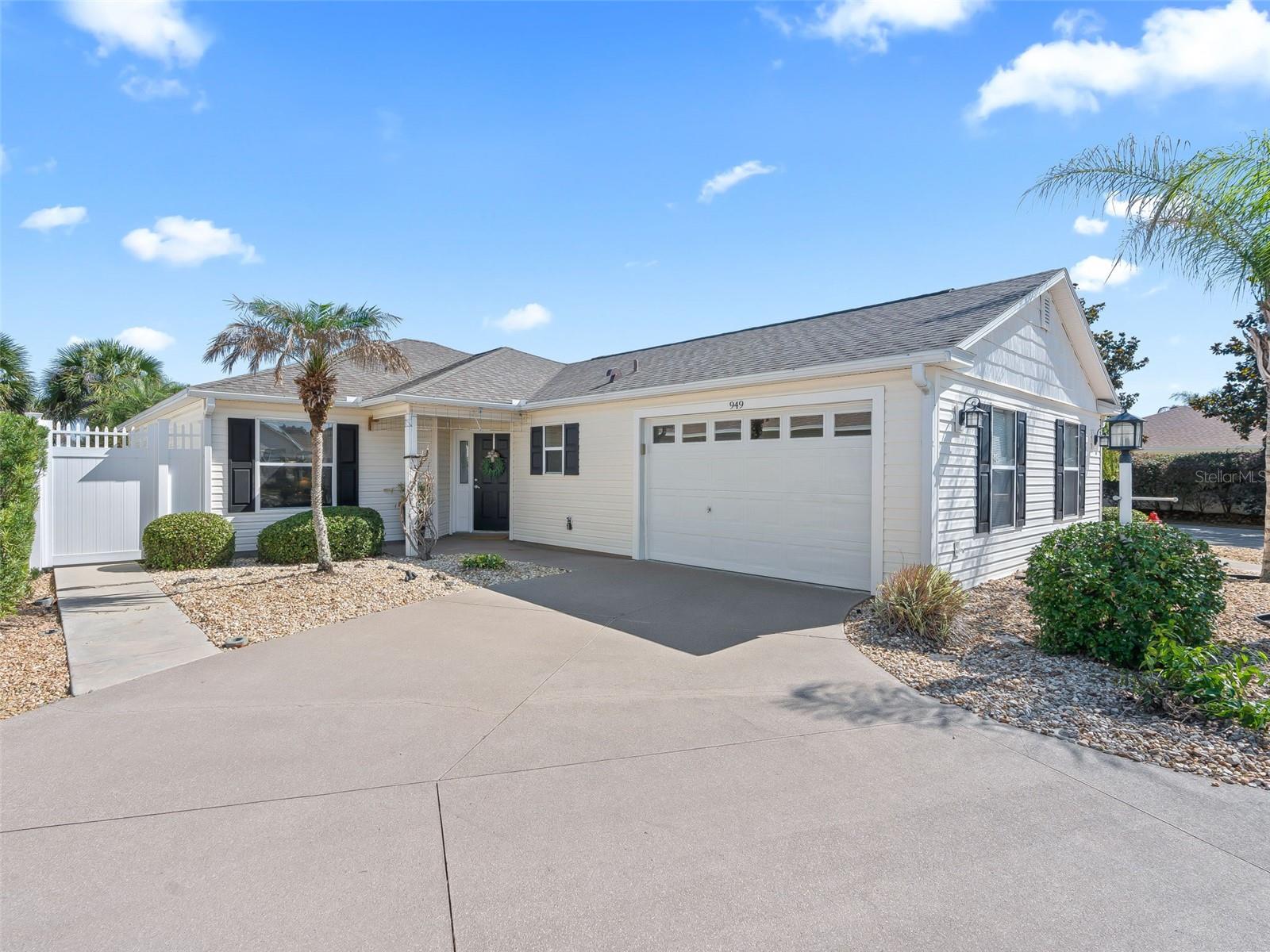 949 TANGLEWOOD PLACE