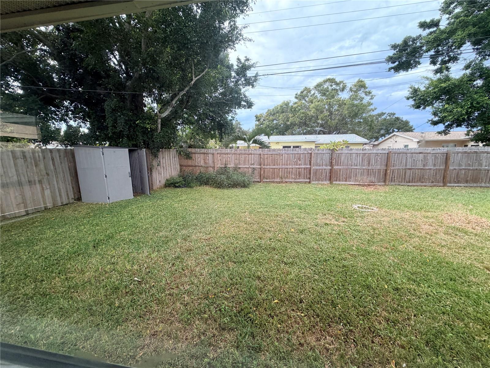 COUNTRY ESTATES 3RD ADD - Residential Lease