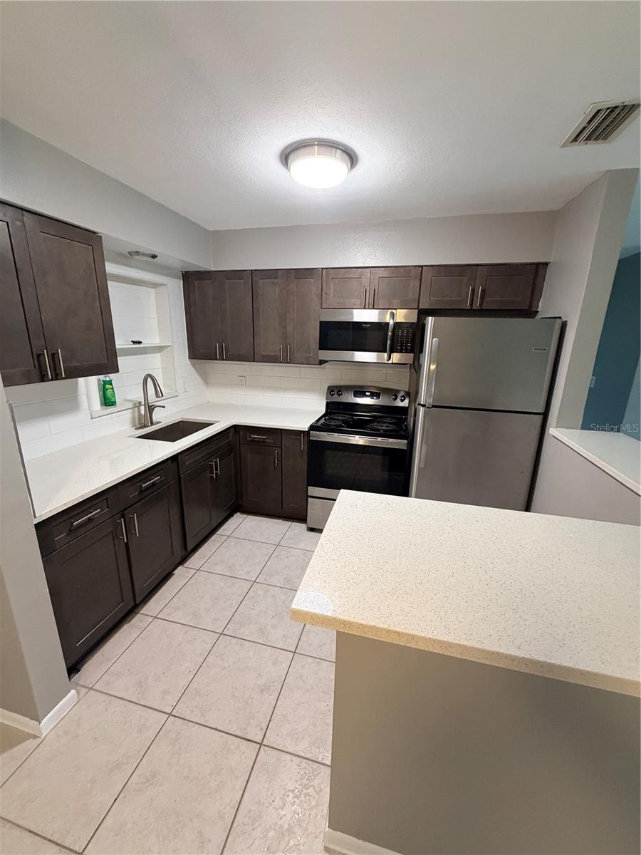 COUNTRY ESTATES 3RD ADD - Residential Lease