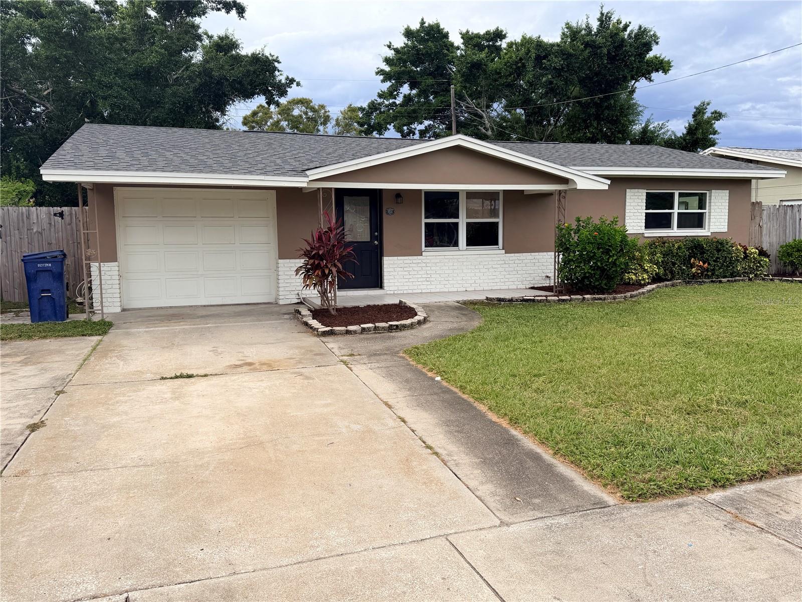 COUNTRY ESTATES 3RD ADD - Residential Lease