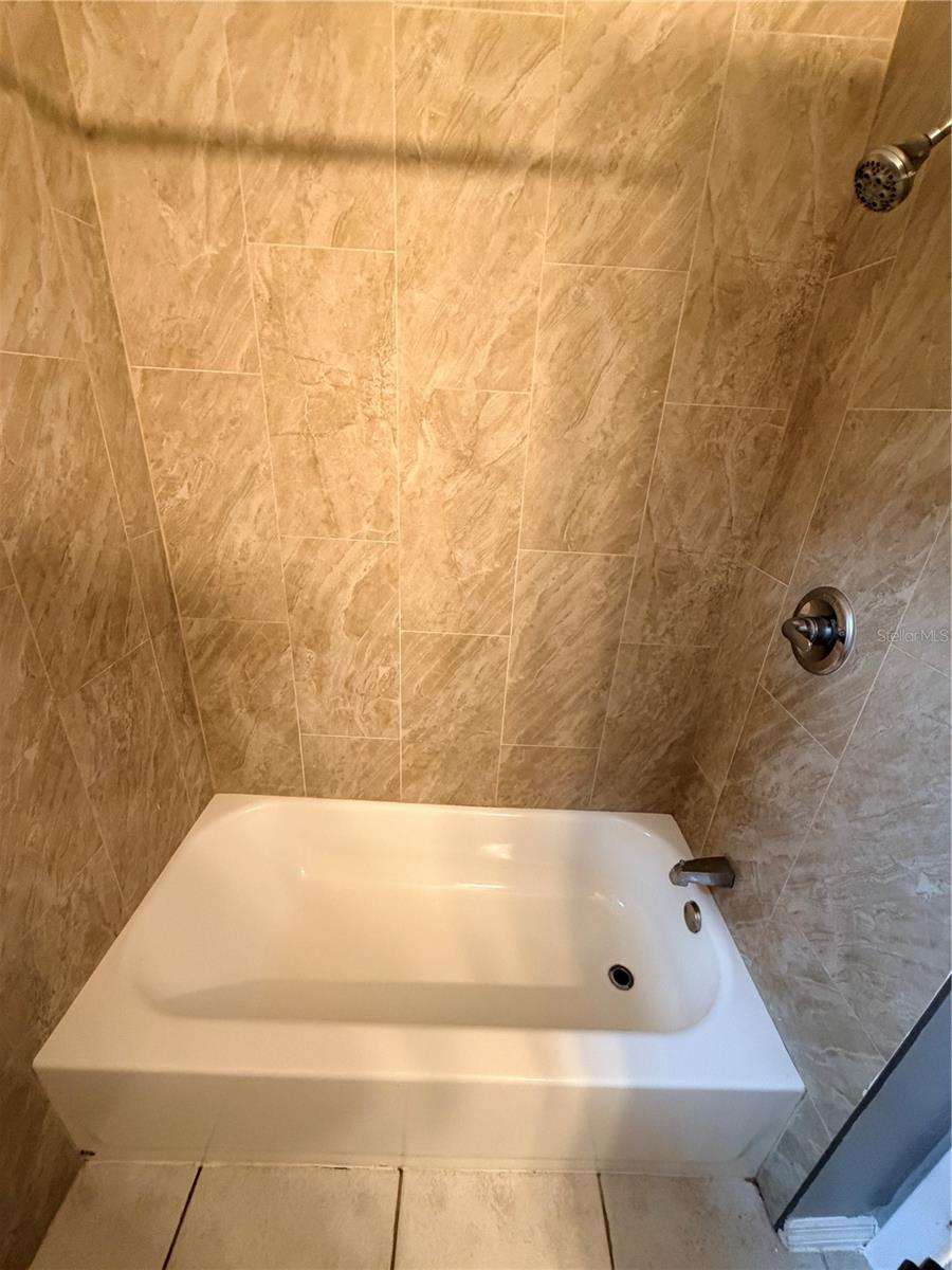 COUNTRY ESTATES 3RD ADD - Residential Lease