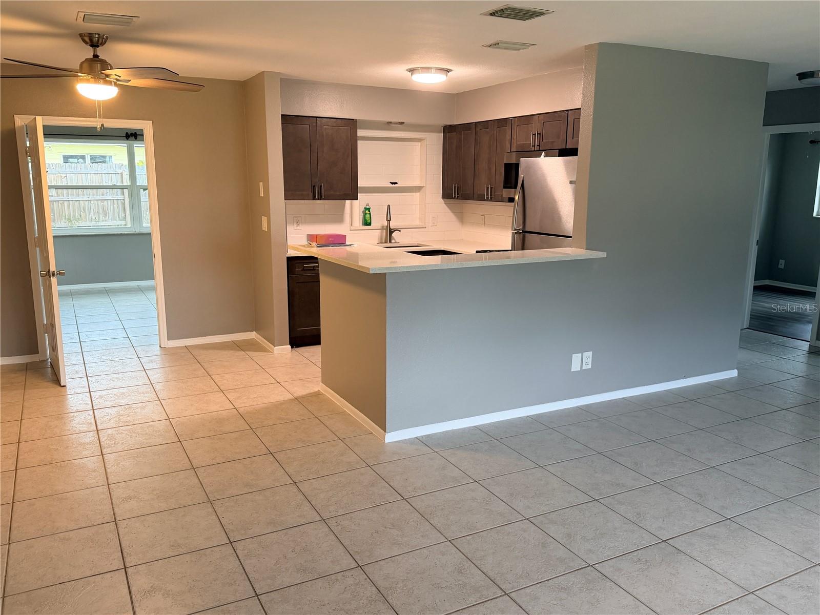 COUNTRY ESTATES 3RD ADD - Residential Lease