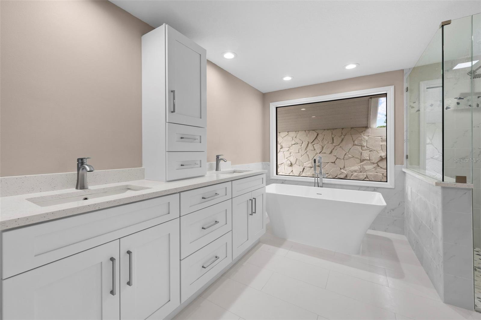 LAKE IN THE WOODS PH I - Residential