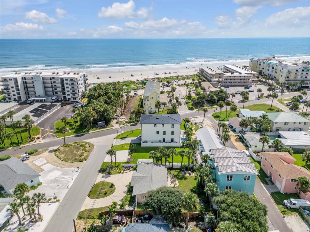 Photo of 407 Lincoln Avenue, New Smyrna Beach, FL 32169 (MLS # O6445191)