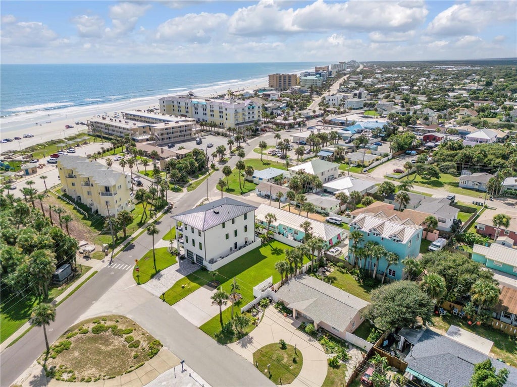 Photo of 407 Lincoln Avenue, New Smyrna Beach, FL 32169 (MLS # O6445191)