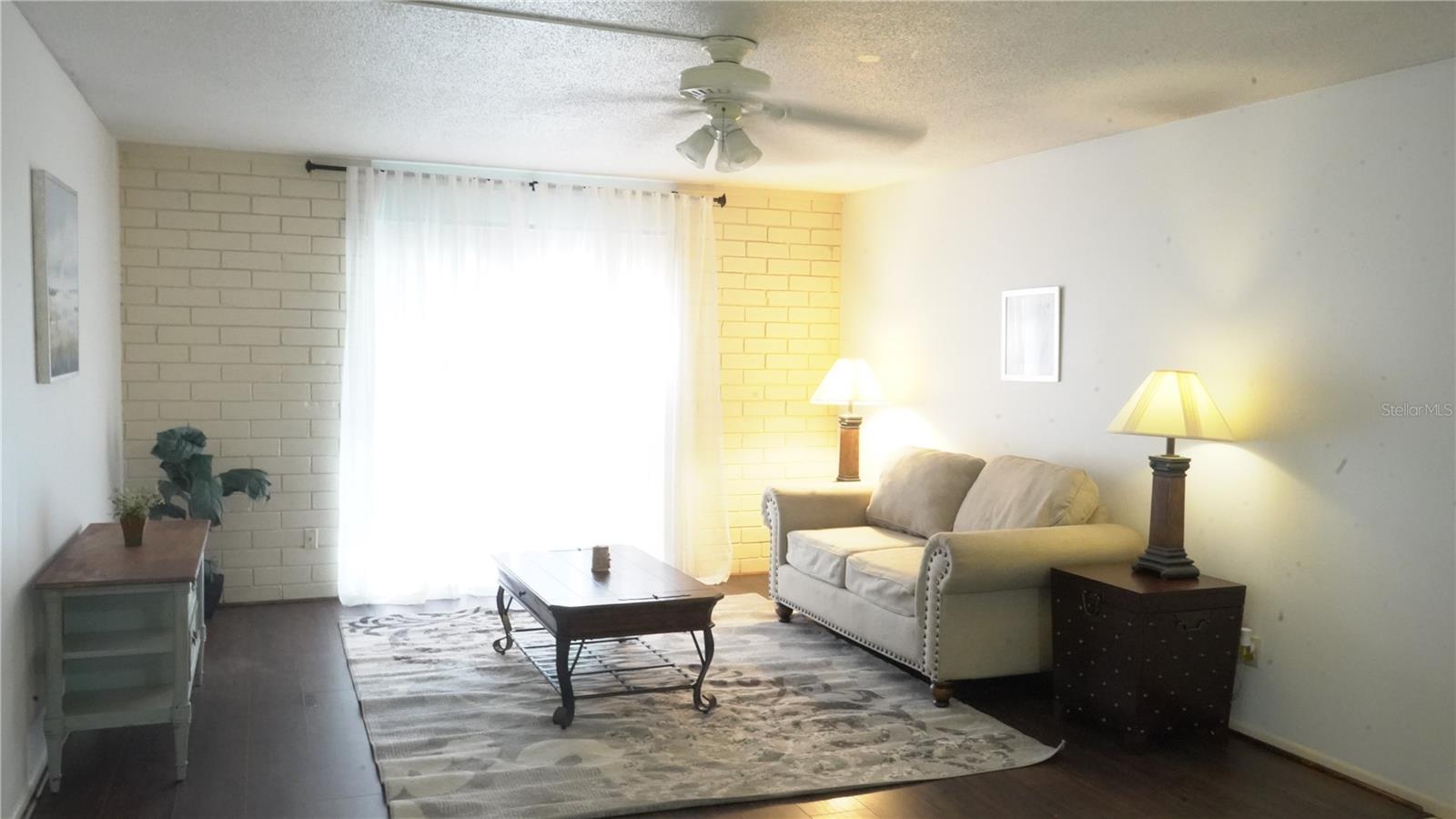SUMMIT HOUSE - Residential