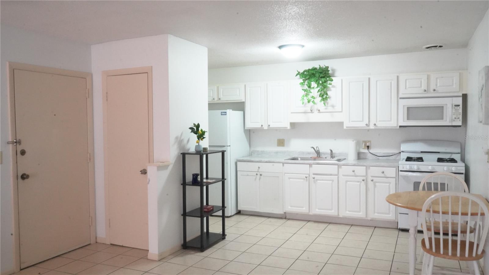 1700 SW 16TH COURT J-4