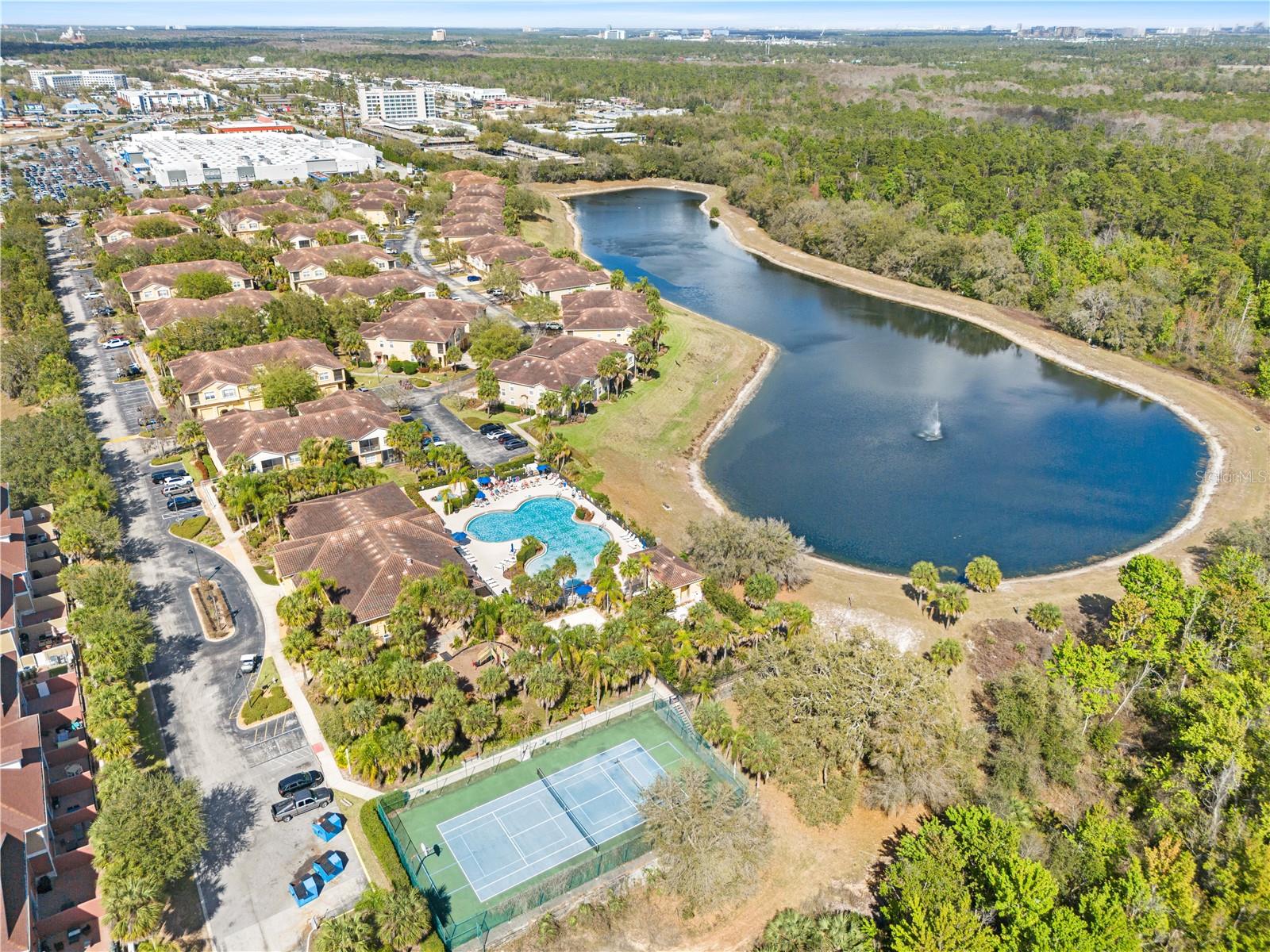 OAKWATER PH 02-6 CONDO - Residential