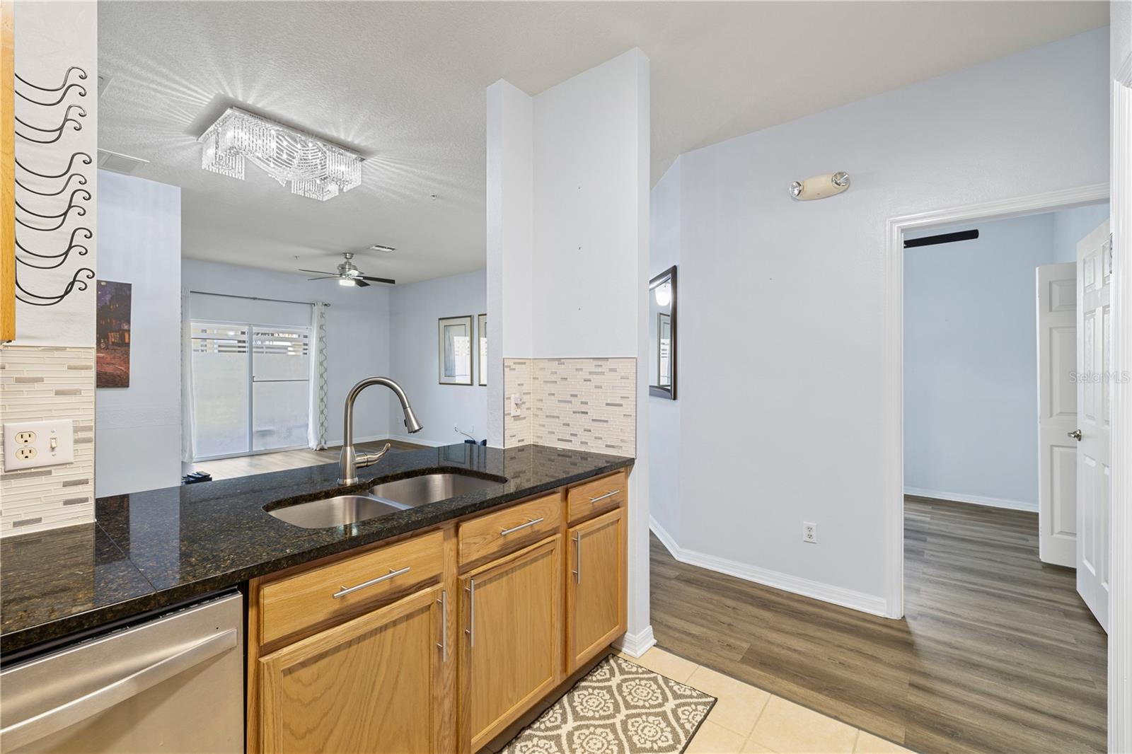 OAKWATER PH 02-6 CONDO - Residential