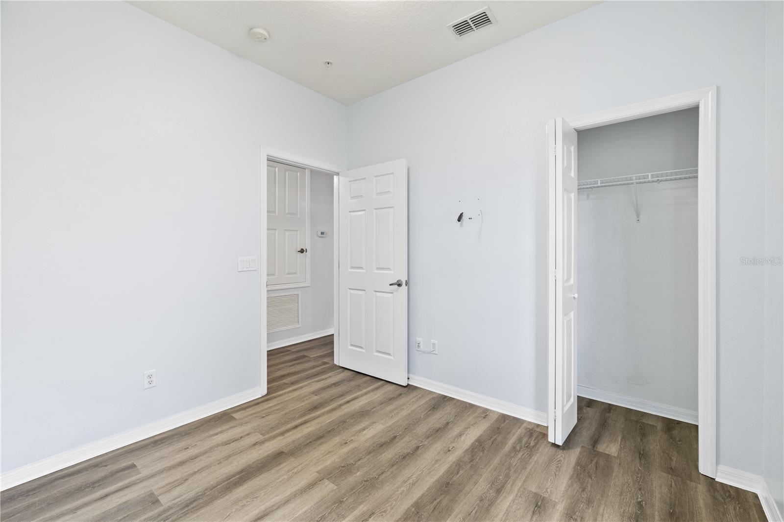 OAKWATER PH 02-6 CONDO - Residential