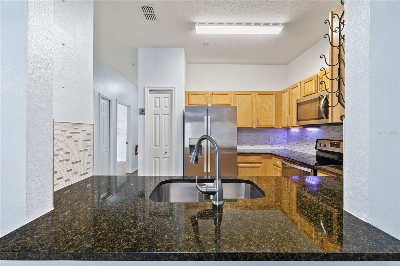 OAKWATER PH 02-6 CONDO - Residential