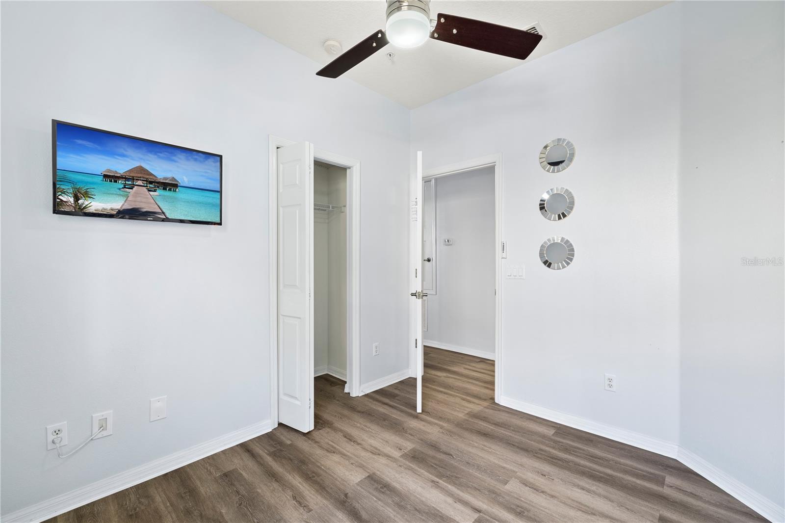 OAKWATER PH 02-6 CONDO - Residential