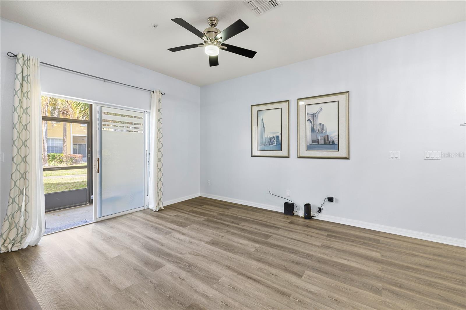 OAKWATER PH 02-6 CONDO - Residential